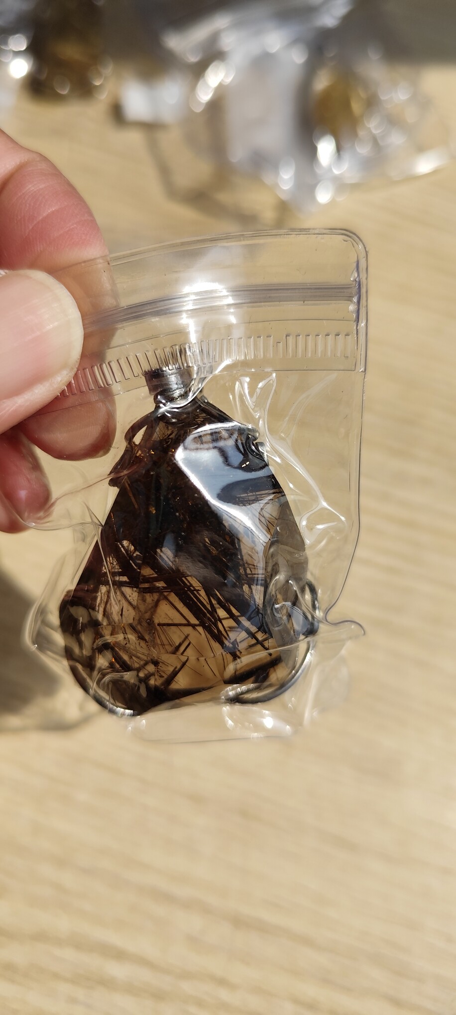 天然金发晶水晶吊坠纯银镶嵌钛晶茶水晶