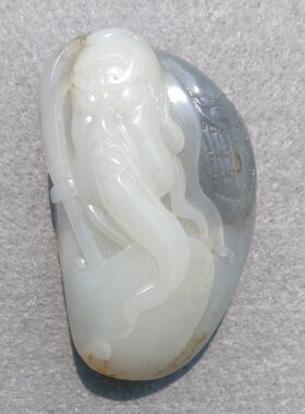 新疆和田玉三色青花籽料关公吊坠