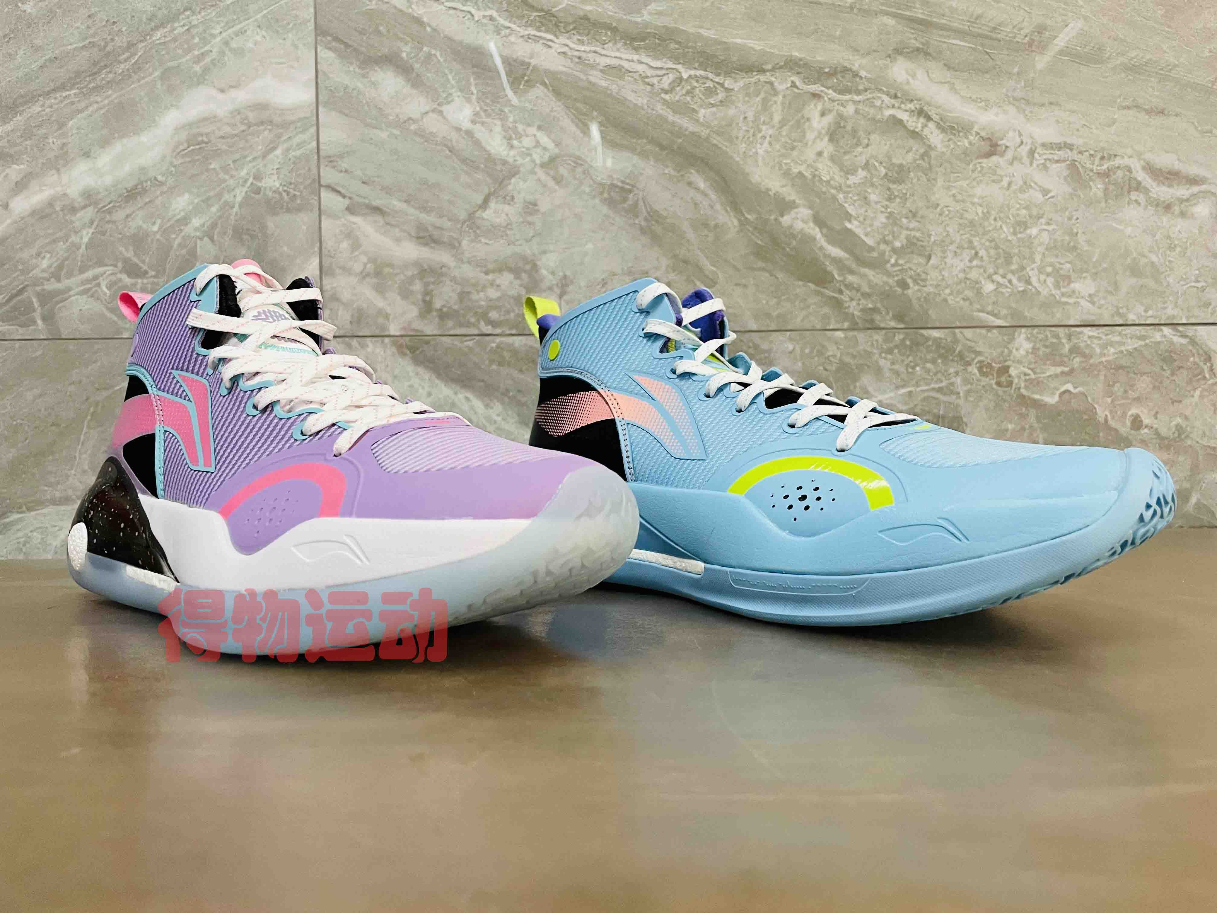 李宁男子减震回弹高帮䨻篮球鞋