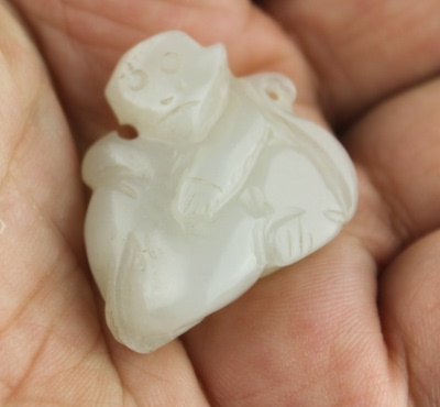 古玉老玉清代和田玉白玉代代封候生肖玉佩 MQYQ0176