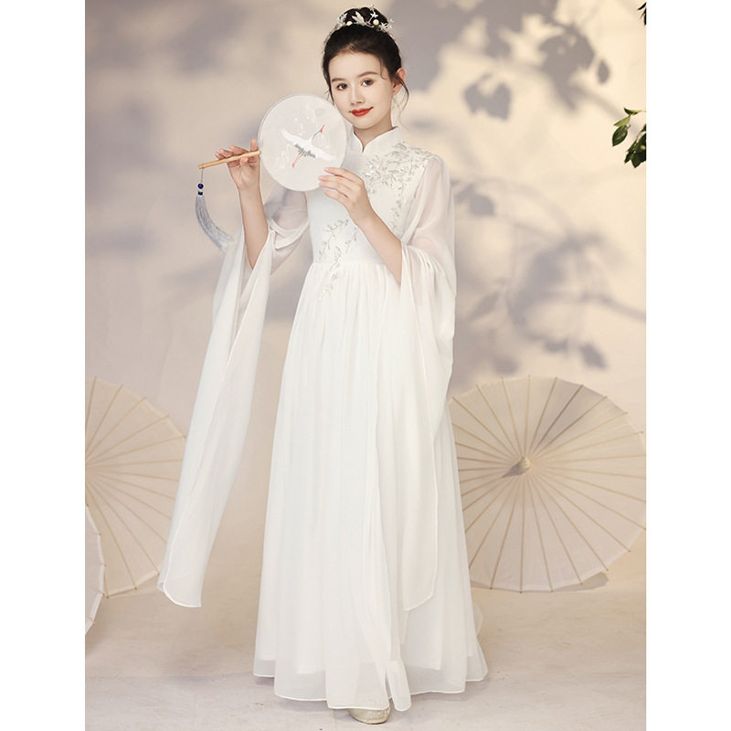 白色古筝演出服女童国风礼服2026新款二胡比赛元旦节合唱表演服装