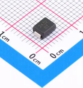 SMBJ18CA DO-214AA(SMB) 双向TVS 18V截止 峰值浪涌电流：20.6A@1