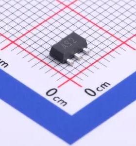 A92(RANGE:100-300) SOT-89-3L hfe=100~300 PNP 电流:200mA 电压