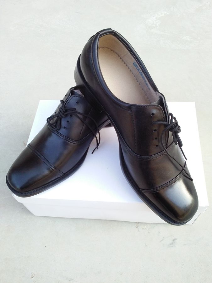 库存正品05三接头皮鞋尖头结实