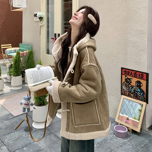 【新款现货】卡其色皮毛一体保暖羊羔毛外套 9888-P185-控278，女装短外套，浙宝125