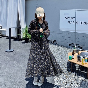 韩系氛围感长袖雪纺碎花连衣裙女春秋2025新款宽松慵懒风鱼尾长裙图片