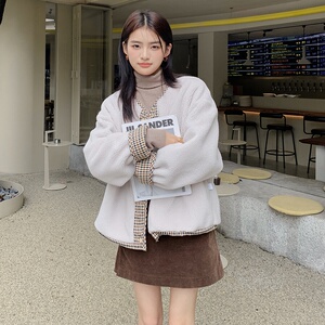大货已出！新款 鬼马系少女两面穿羊羔毛格纹外套9067-P135-控188图片