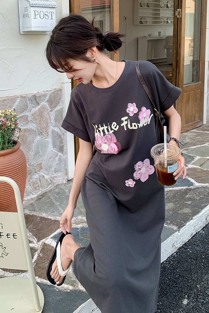 休闲慵懒风灰色连衣裙女夏季2025年新款小众设计感印花开叉直筒裙,女装连衣裙,浙宝125