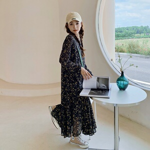 韩系氛围感长袖雪纺碎花连衣裙女春秋2025新款宽松慵懒风鱼尾长裙图片