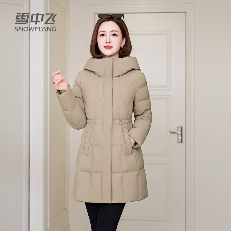 雪中飞羽绒服女中长款2025新款冬