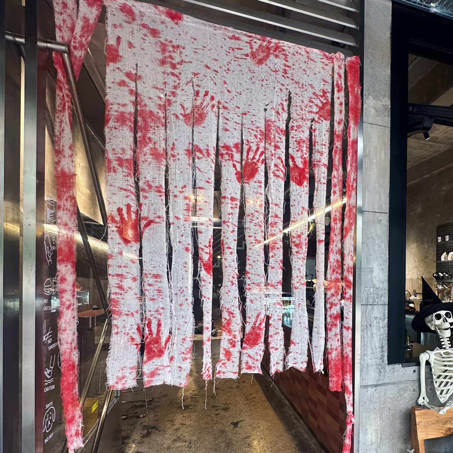 万圣节恐怖道具带血纱布门帘鬼屋密室逃脱酒吧店铺装饰品场景布置