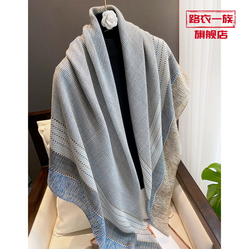 小格子亚麻围巾女士秋冬新款防晒大方巾出游拍照遮阳丝巾外搭披肩