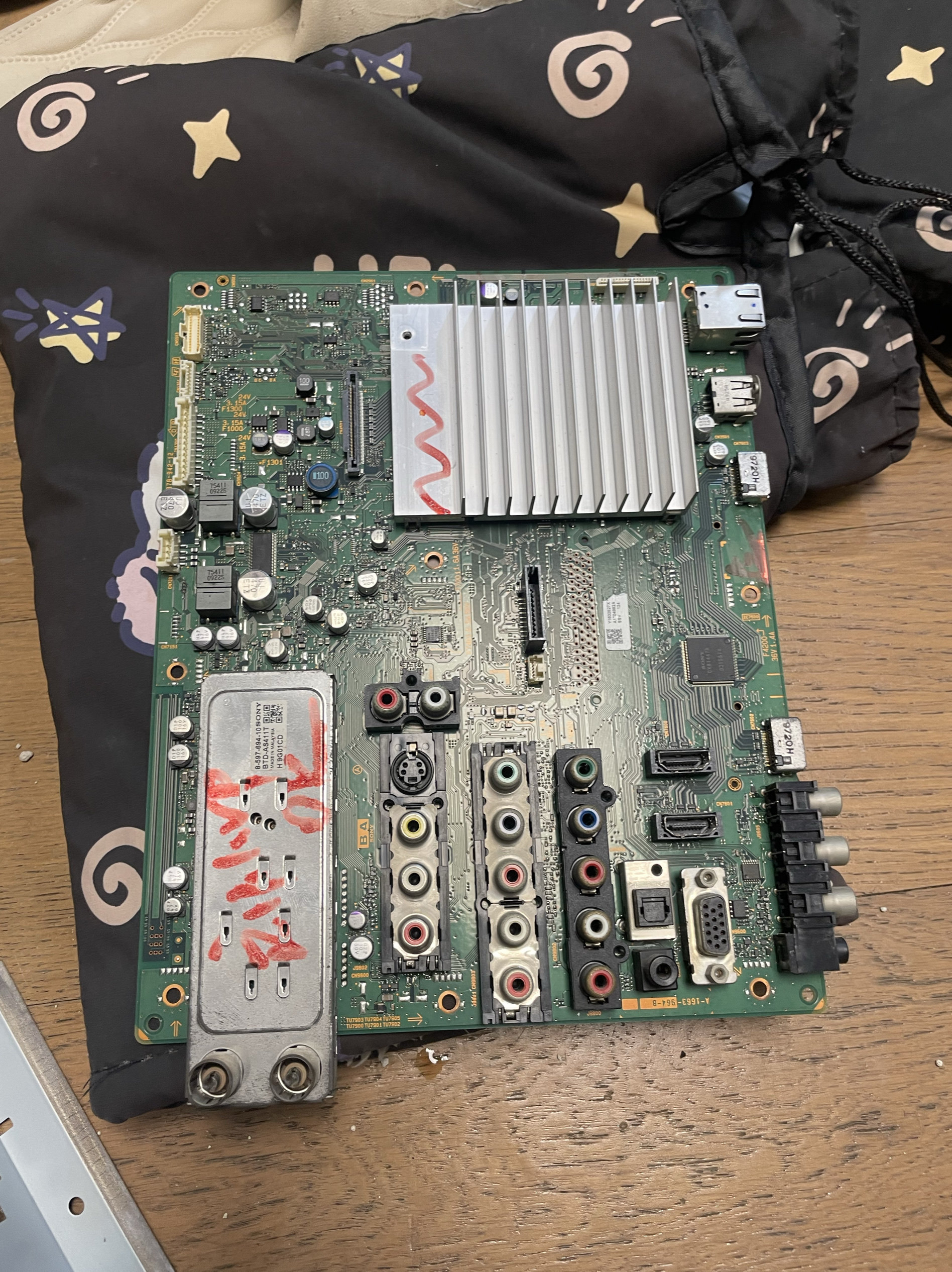 KDL-46Z5599主板1-878-942-31屏LTY460HN02
