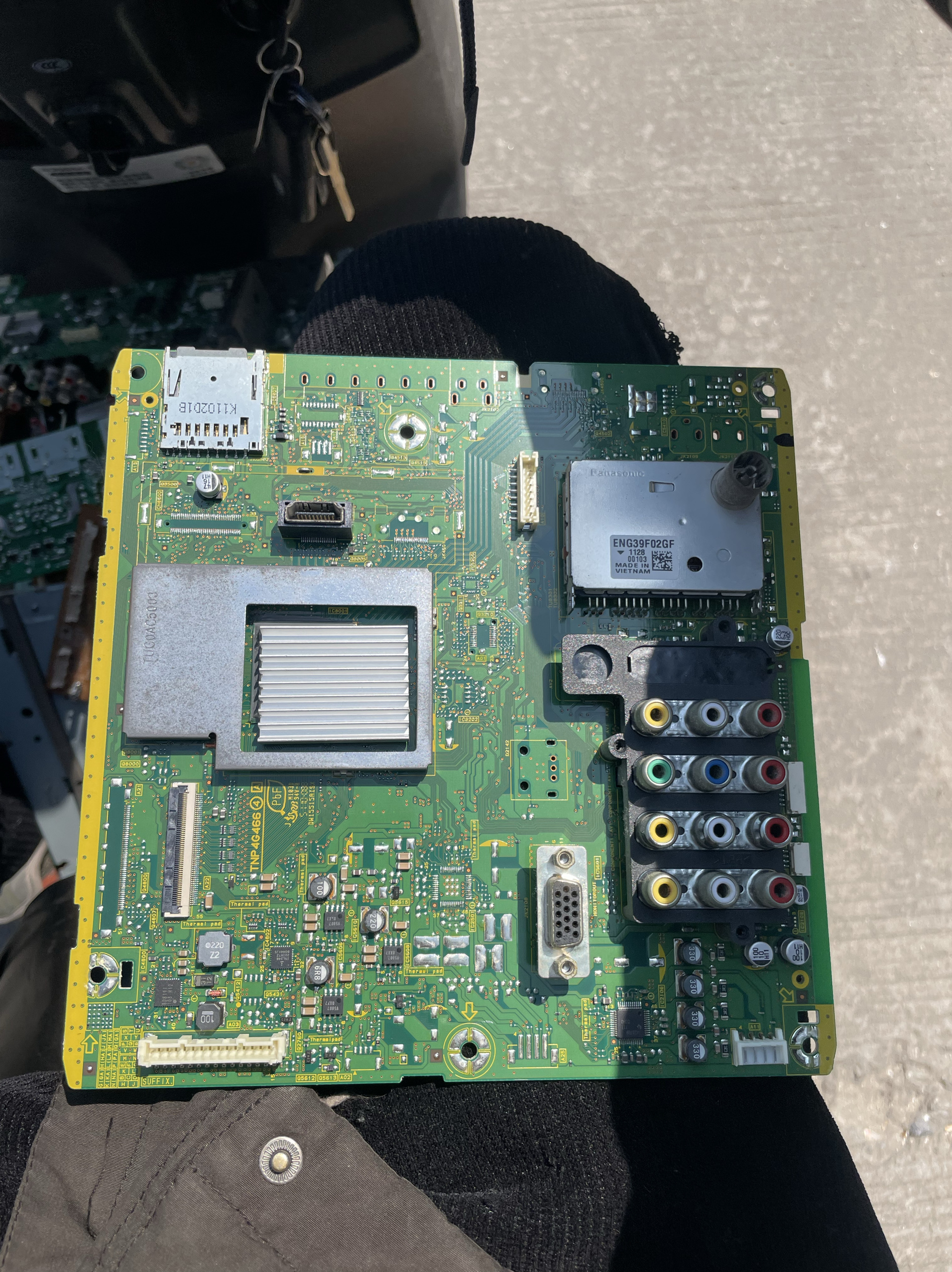 TH-L32C20C主板TNP4G466屏AX080A072G