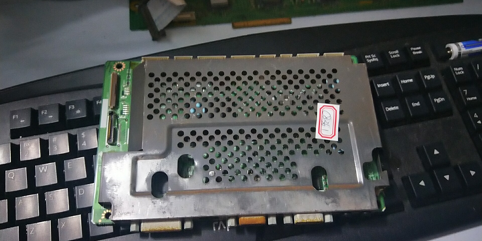 原装日立42PD300TC主板 HP8C VPD-L421 REV:1 屏PDP42V6001实图