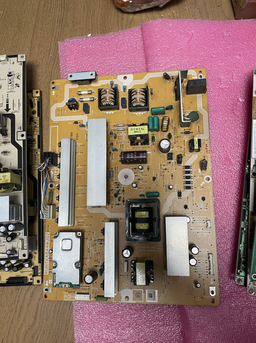 LCD-40LE700A电源板RUNTKA644WJQZQPWBF0312SNPZ