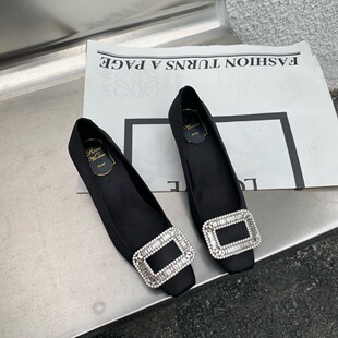 -Kamp-K水钻绸缎面平鞋底头方方扣高跟鞋婚鞋粗跟单鞋