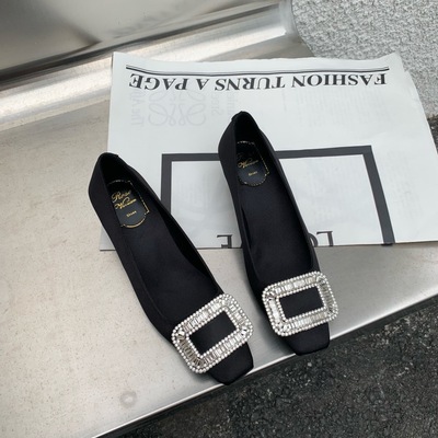 -Kamp-K水钻绸缎面平鞋底头方方扣高跟鞋婚鞋粗跟单鞋