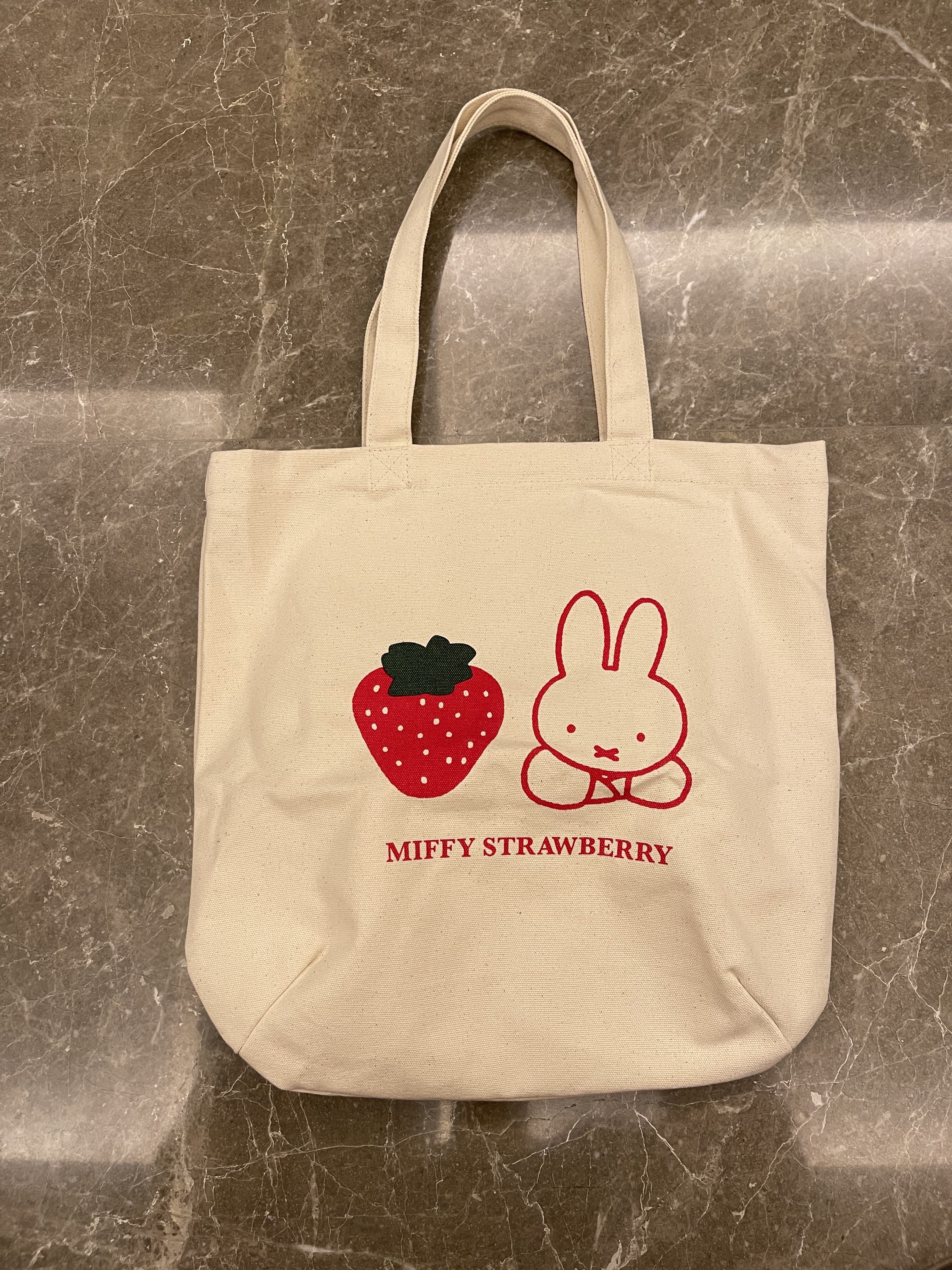 当季新款 日单春日系列米*菲草莓卡通兔子厚帆布tote