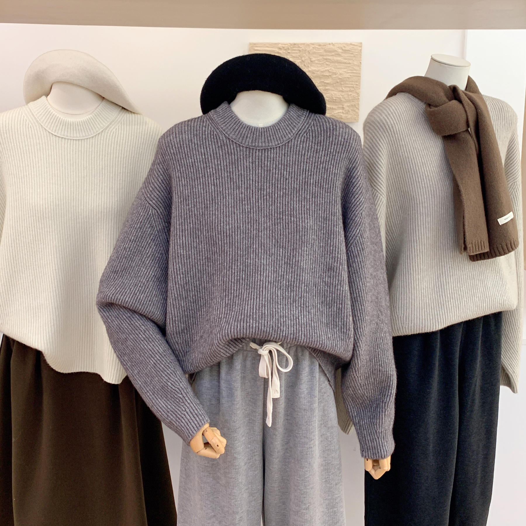 软糯绒感慵懒风圆领毛衣女