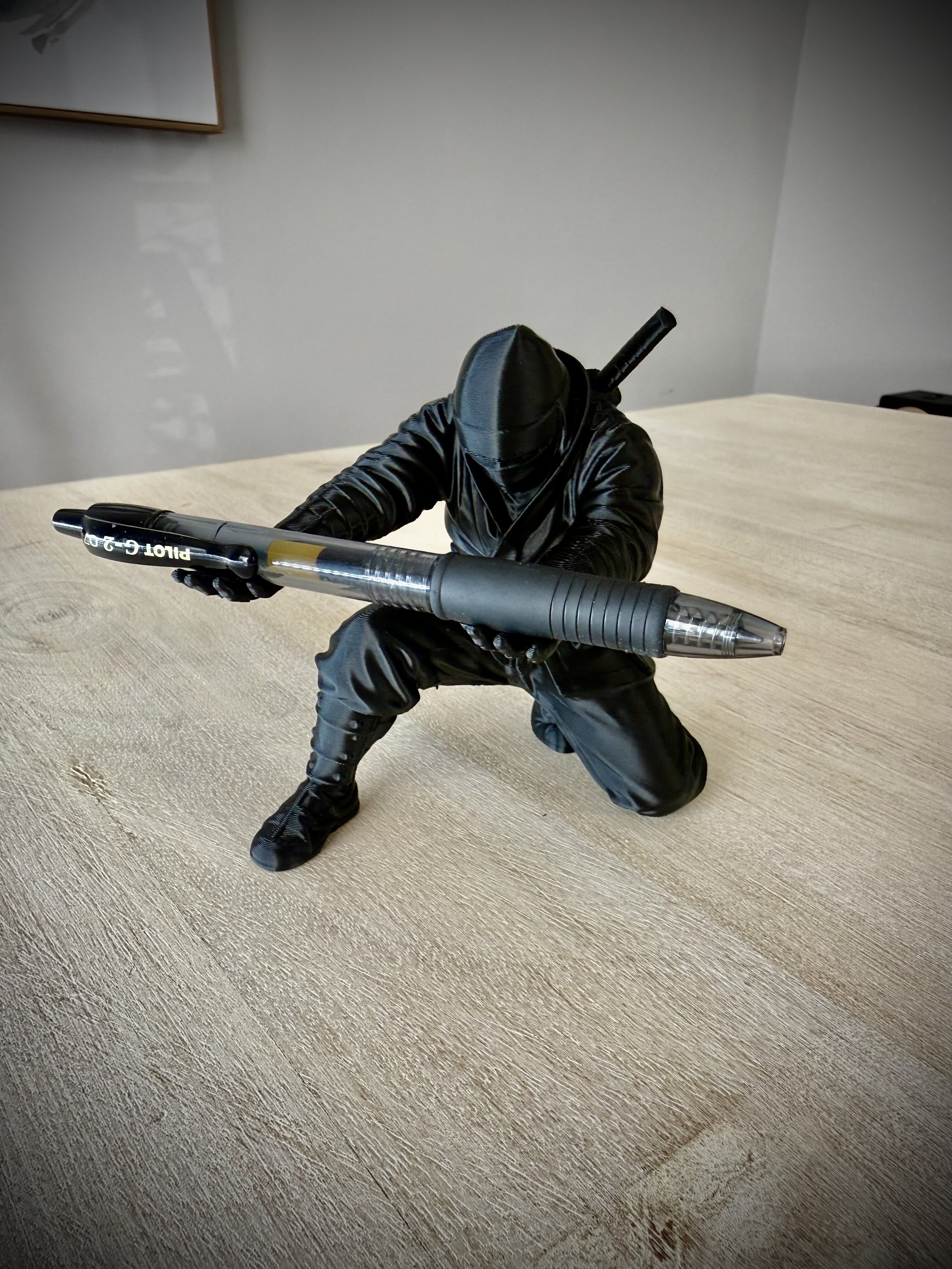 3d打印跨境爆款忍者笔架蝙蝠侠笔架达斯维达笔架桌面材料