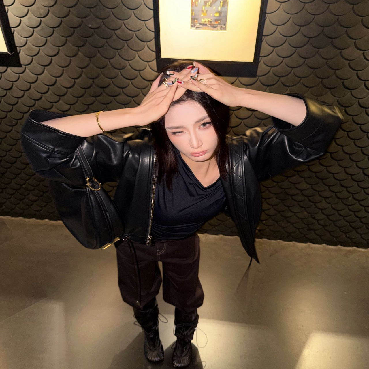 AIM SH 女士 黑色廓形连帽皮衣夹克外套