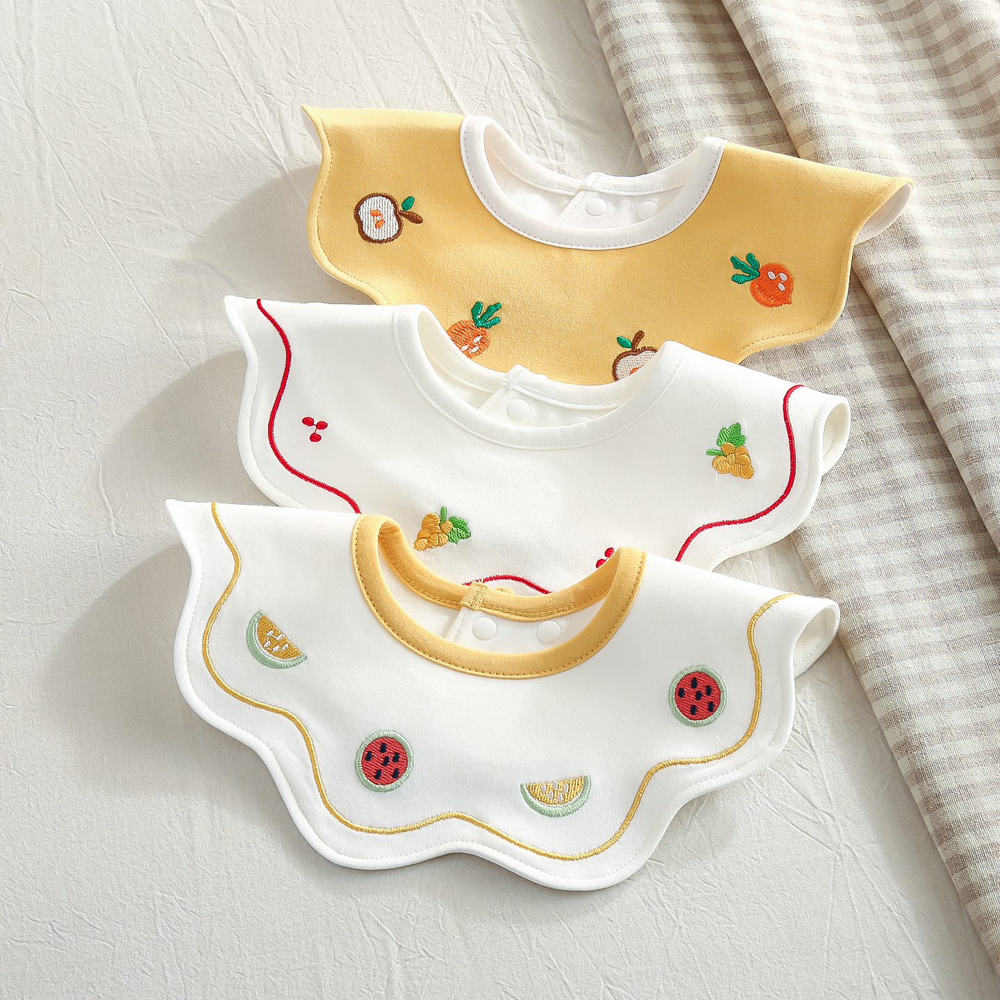 麦乐婴A类纯棉花瓣防吐奶围嘴