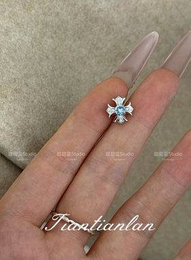 施家十字架小众华子耳钉气质耳环耳扣女精致复古耳骨钉