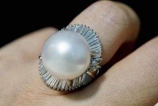 2万多亏本卖2克拉多钻石16mm鸽子蛋大澳白海水珍珠钻石戒指Pt铂金