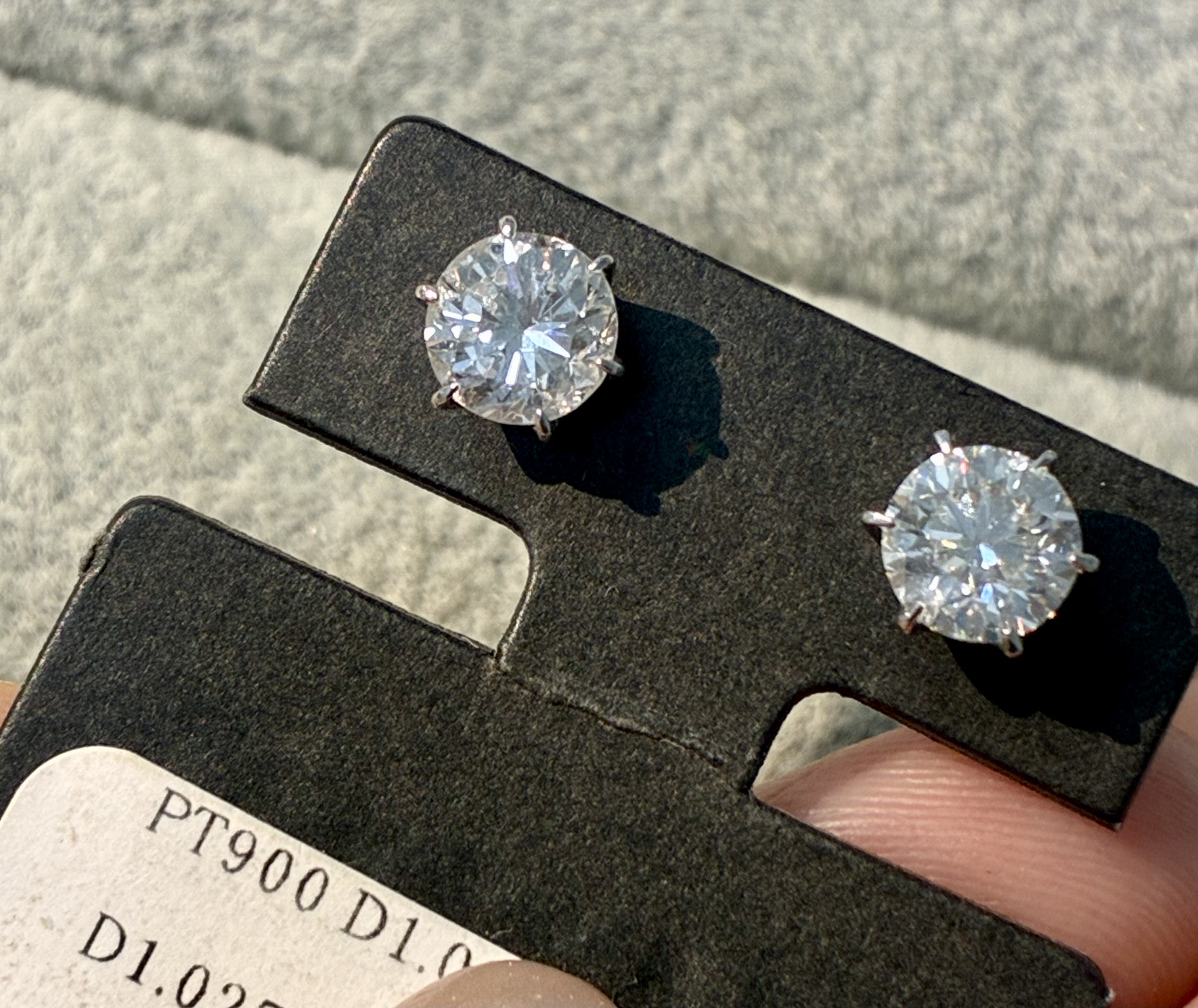 3万多捡漏2克拉一对D色H色四爪耳钉Pt镶嵌天然钻石耳钉白亮闪干净