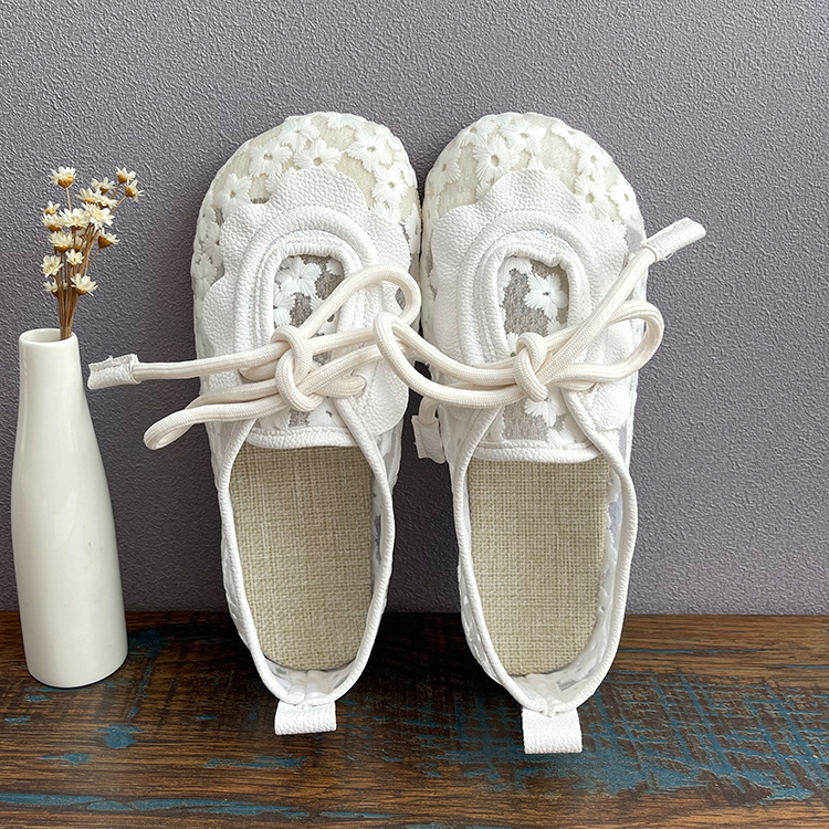 文艺小白鞋复古女鞋夏季蕾丝凉鞋仙女软底学生休闲透气平底绑带鞋