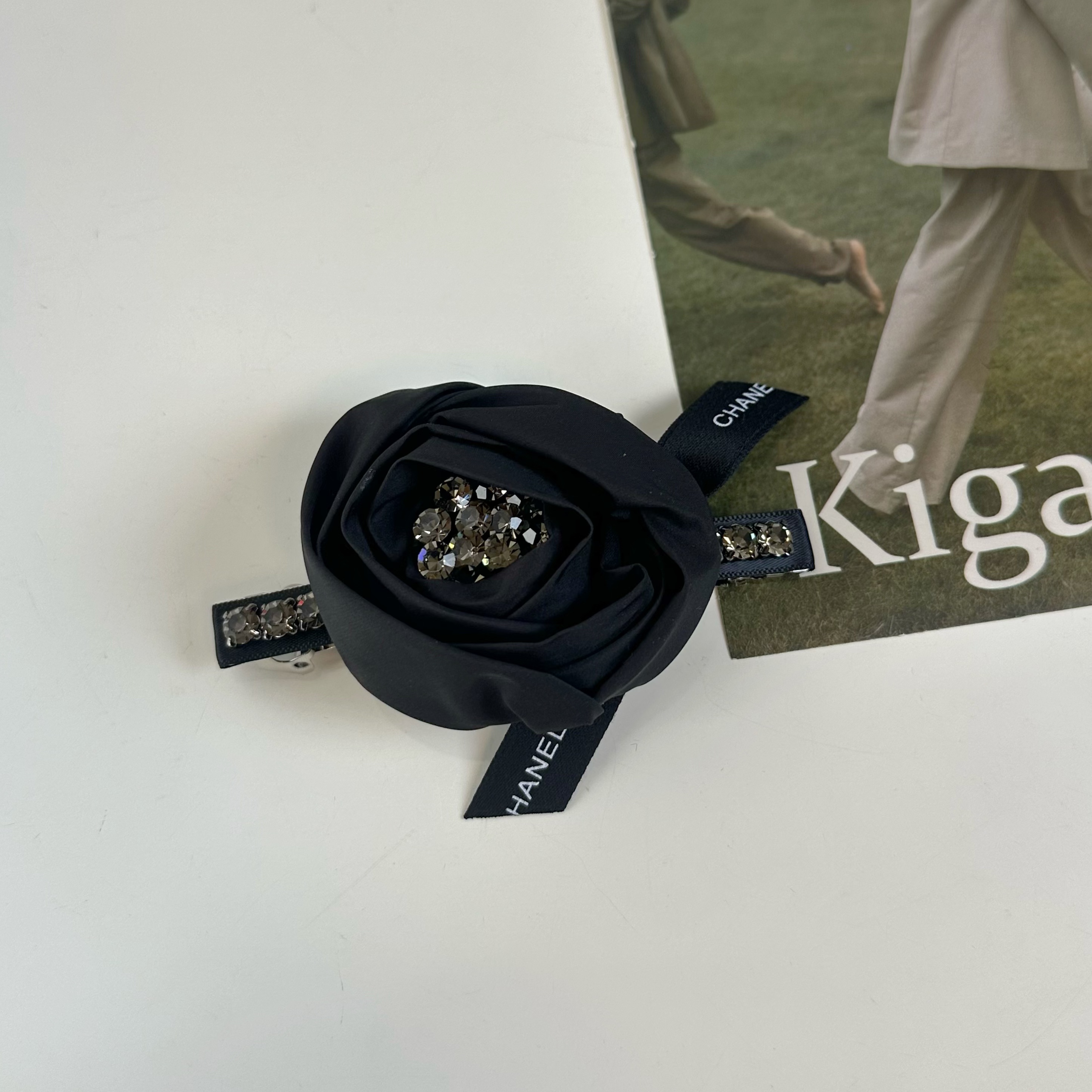 韩国进口秋冬新款香风山茶花水钻弹簧夹法式优雅手作花朵顶夹发夹