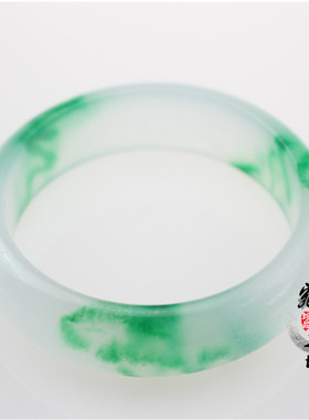 绿色飘花石英岩玉