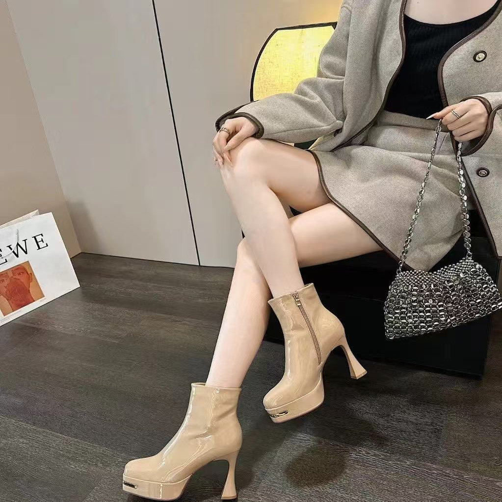 金属方头高跟马丁靴子2025年秋冬新款防水台不累脚裸色粗跟短靴女