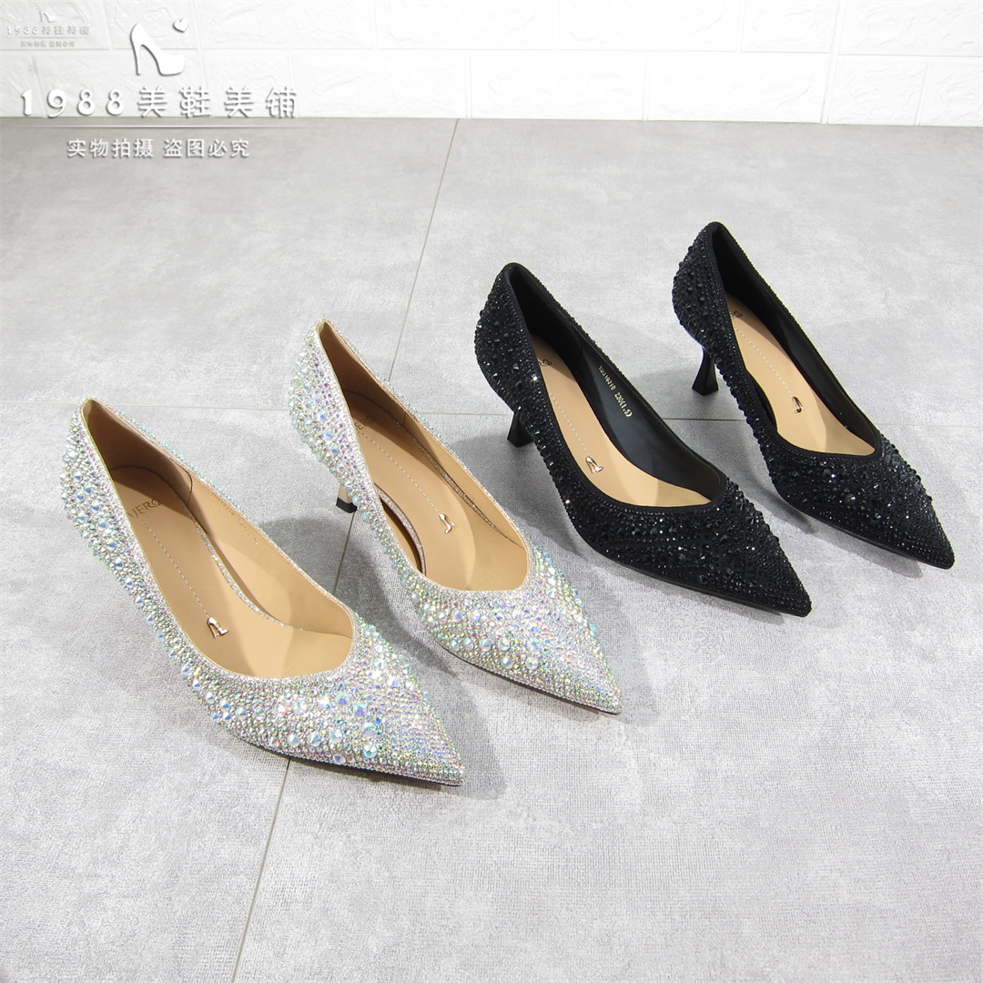 V字口婚鞋新娘鞋尖头细跟单鞋女