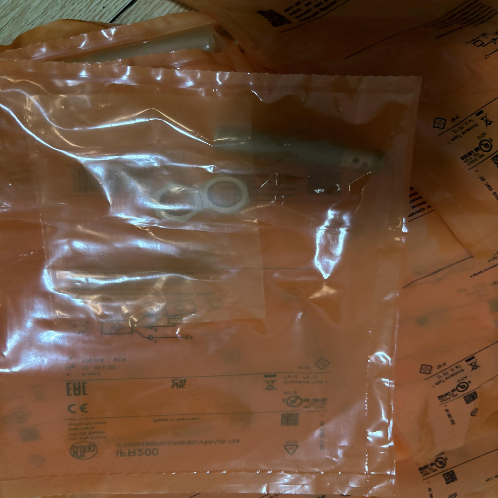 IFR200 易福门接近开关irr200 正品