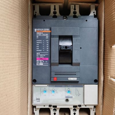 库存梅兰日兰MerlinGerin空开NS630HNS400H固定式插入式