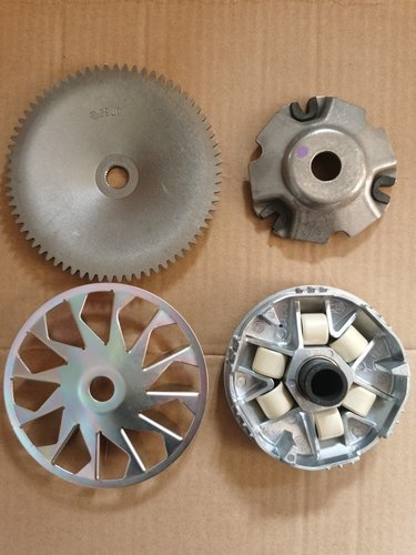 济南铃木摩托车配件QS110T小海豚前皮带轮普利盘移动固定驱动面