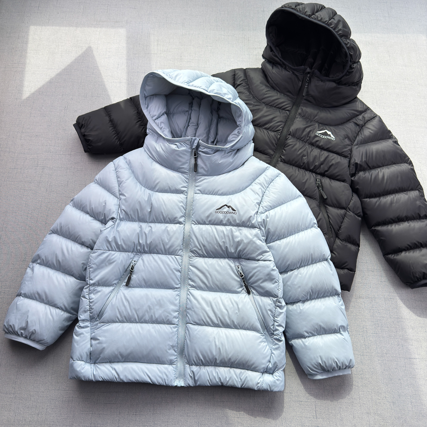 高蓬松90绒~时尚轻软羽绒服