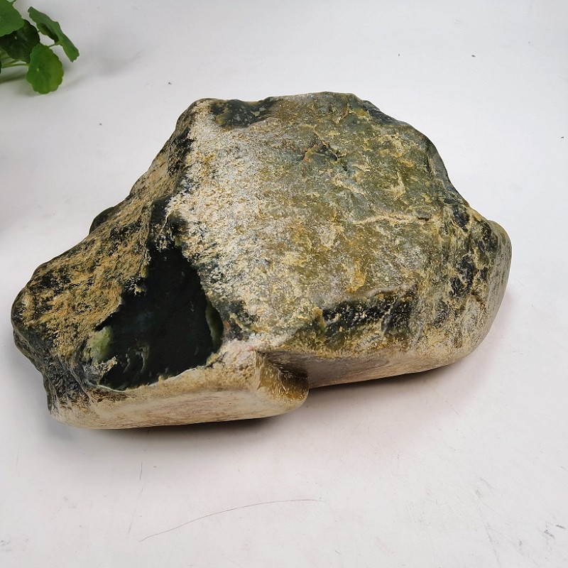 756天然和田玉深绿色原石手镯摆件牌子珠子料13.3斤