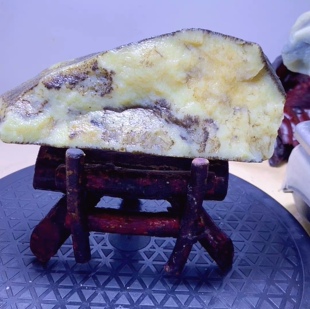 734-1辽阳水草花玉原石摆件手把件观赏石手镯吊坠挂件石料2.05斤