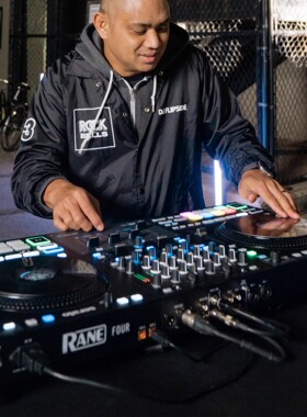 Rane莱恩 4Four 数码一体打碟机4路控制器大转盘Serato 3.0 现货