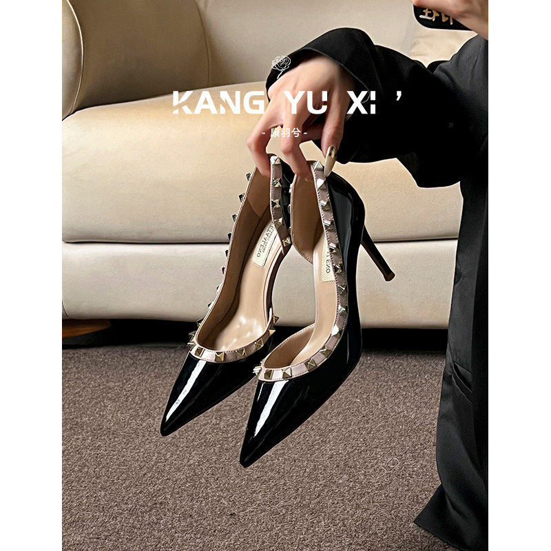 [明星同款]黑色铆钉高跟鞋女2025春季新款真皮尖头气质御姐侧空浅