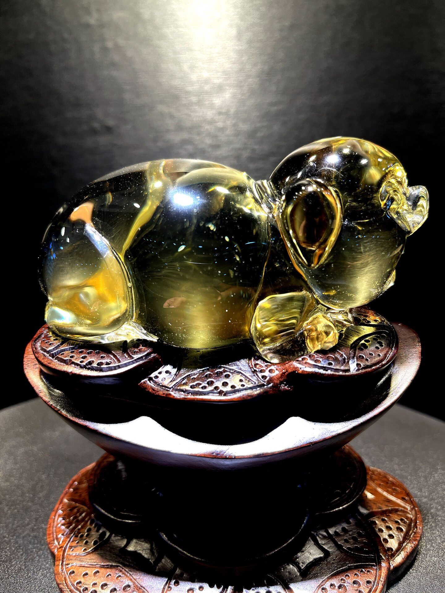 雕刻猪天然水晶发财猪招财生肖摆件白黄茶水晶客厅玄关福猪动物
