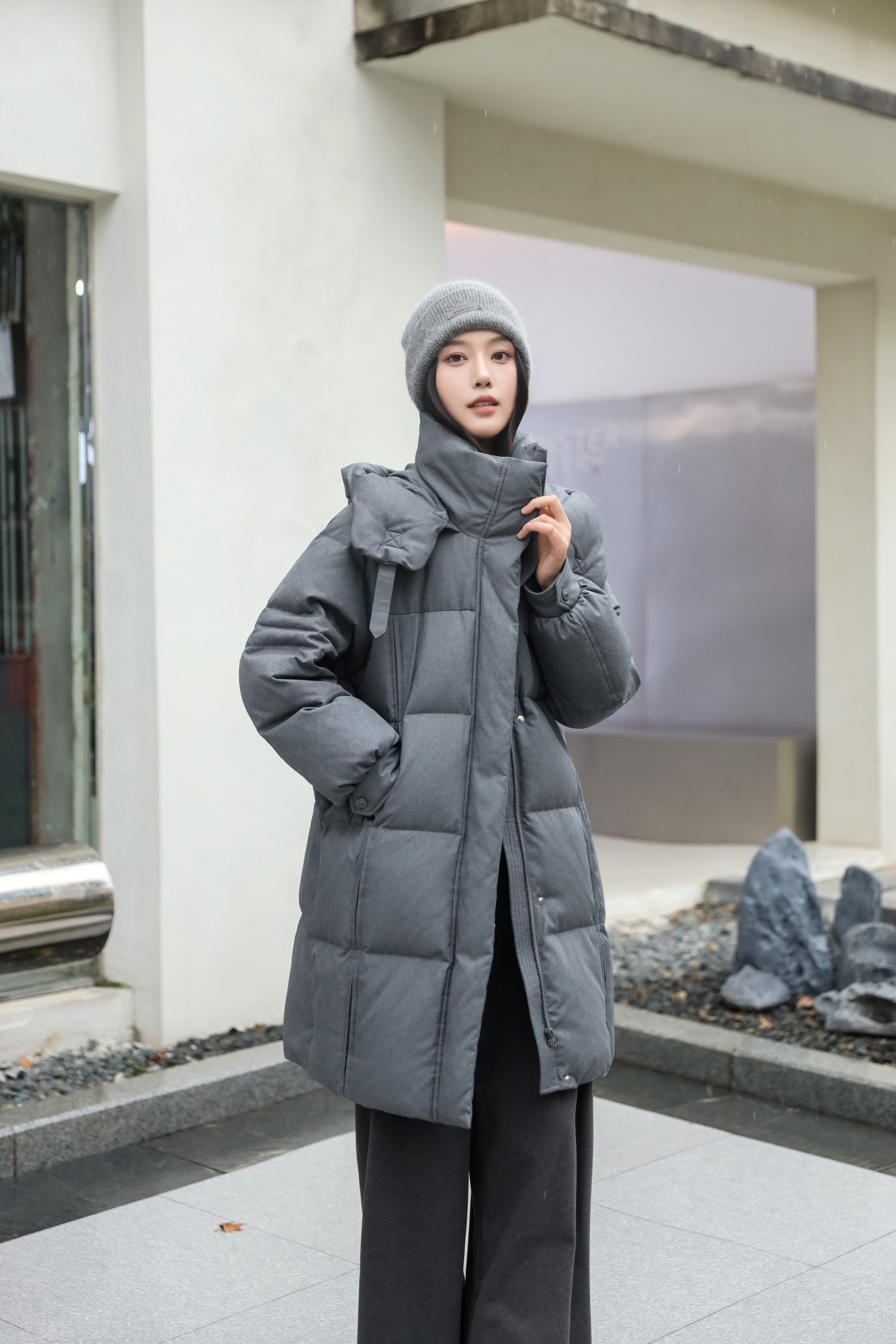 2024冬装新款女装中长款连帽修身羽绒服商场专柜正品白鹅绒外套