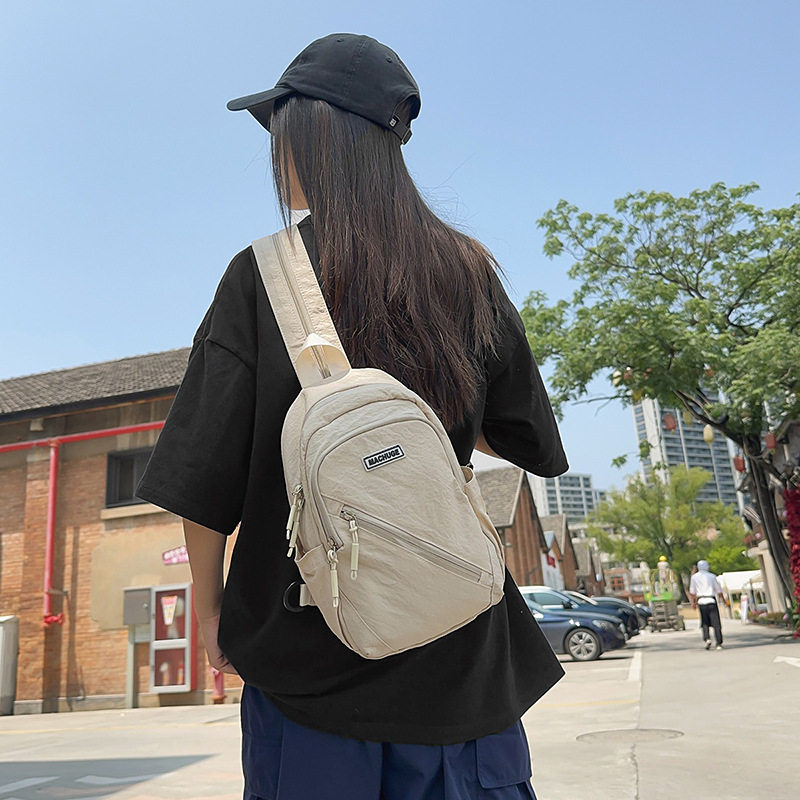 简约休闲胸包男女款设计小背包2026时尚潮流运动单肩斜挎双肩背包