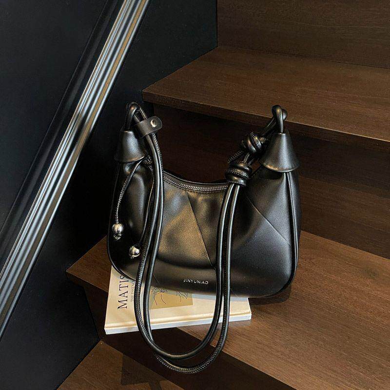 质感包包女2026新款饺子包时尚单肩腋下包上班通勤大容量斜挎包潮