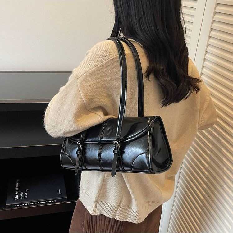 高级质感法棍包女新款小众黑色单肩腋下包通勤包时尚背包百搭潮款