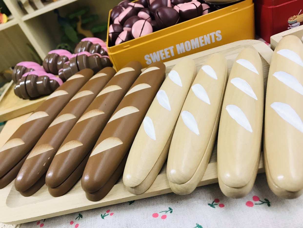 木质过家家玩具厨房玩具仿真食物面包法式长棍面包配夹心甜点蛋糕