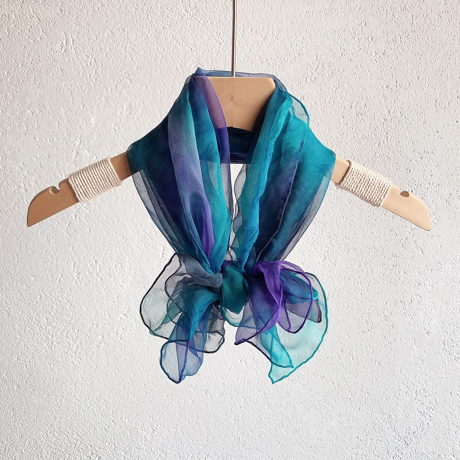 手工卷边真丝乔其纱丝巾气质孔雀蓝渐变桑蚕丝方巾亲肤围巾892